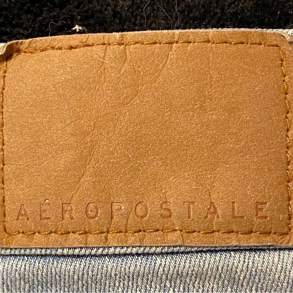 Aeropostale distressed jeans. Size 10 - Picture 5 of 6
